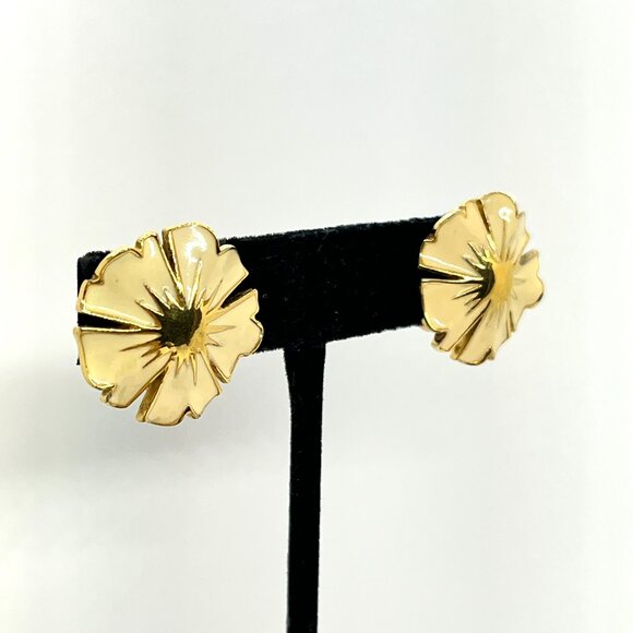 MONET VINTAGE GOLD TONE FLOWER CLIP ON EARRINGS FLORAL STATEMENT SIGNED JEWELRY - Picture 4 of 15
